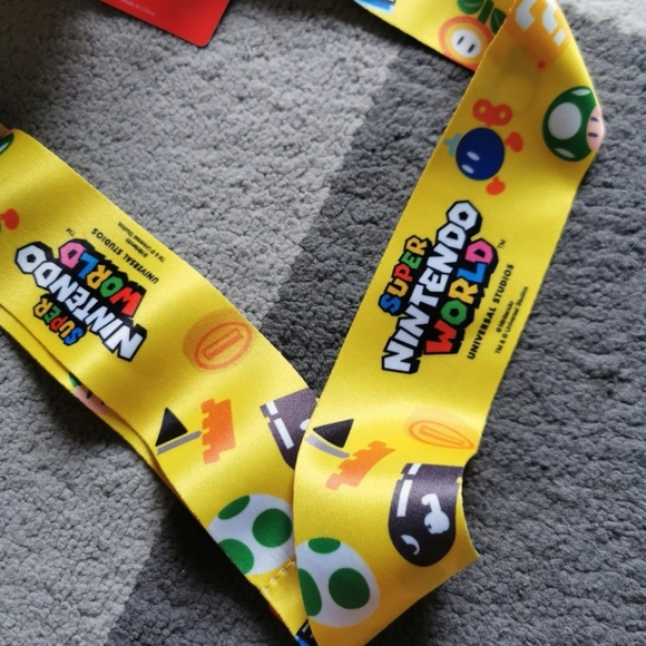 Universal Studios Super Mario NINTENDO WORLD Mushroom Cup BNWT - Picture 2 of 2